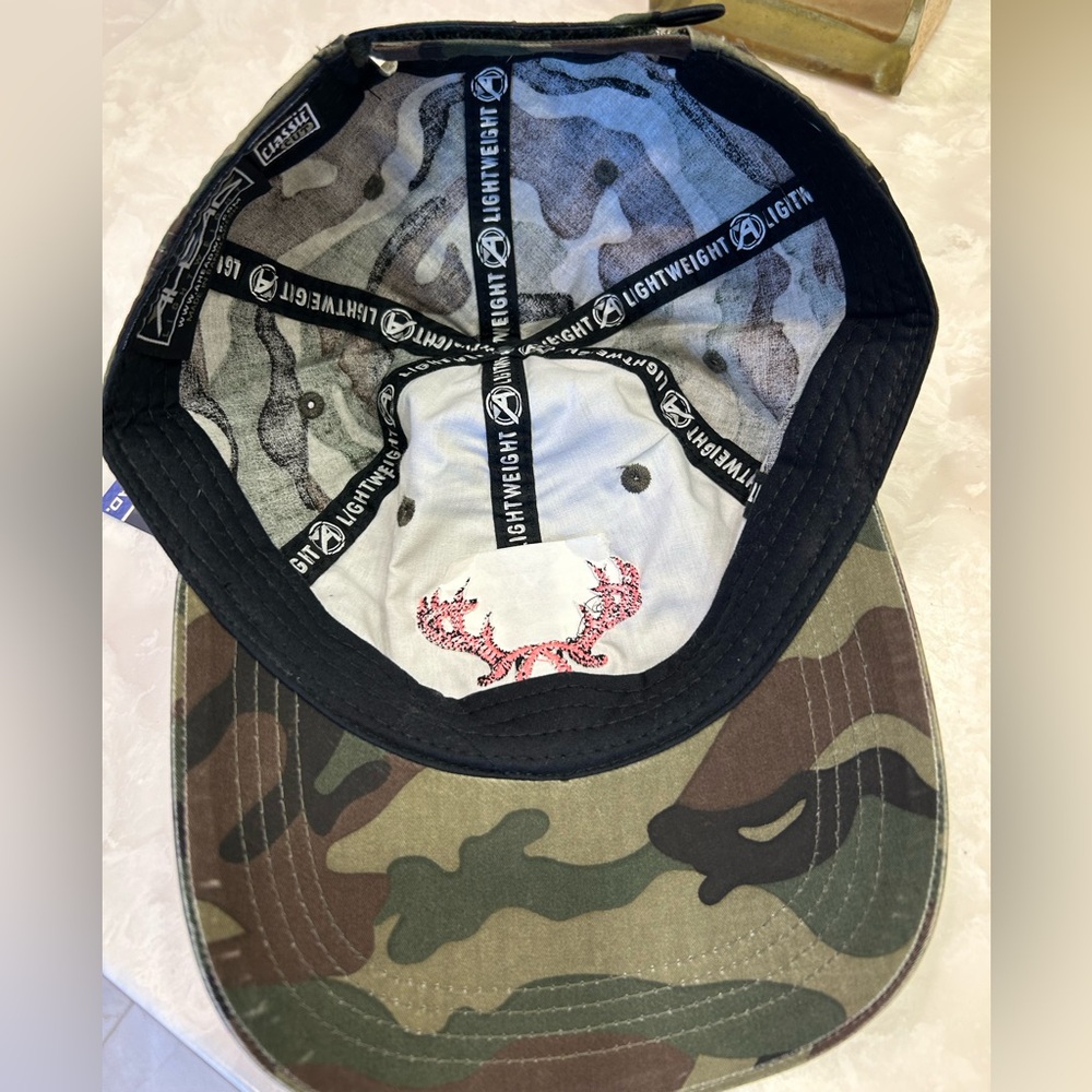 Ahead camo hat with pink embroidered antlers NWT, adjustable size, lightweight - Picture 9 of 10